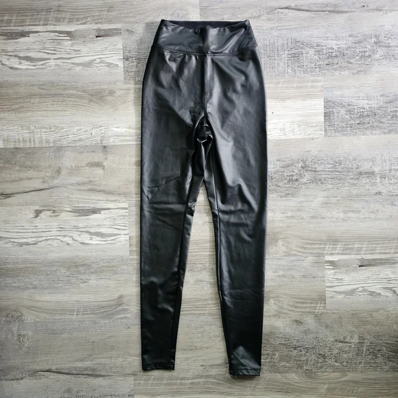 Aerie OFFLINE Black Real Luxe Faux Leather Leggings Size XS - Picture 1 of 9